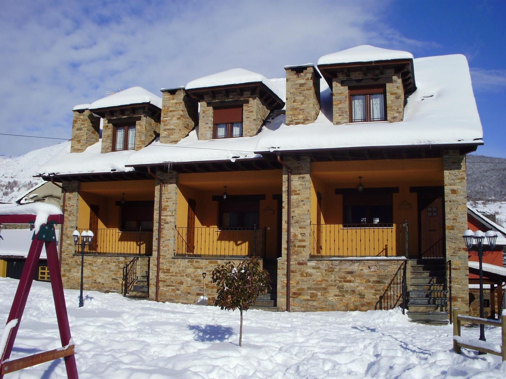 Apartamentos Rurales L'Abiseu Caboalles de Abajo Bagian luar foto
