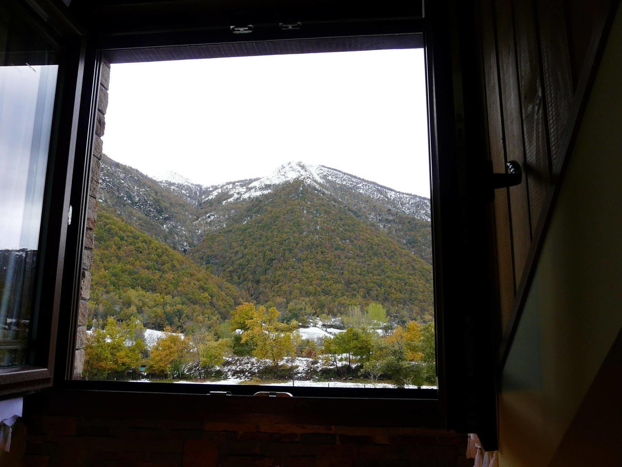 Apartamentos Rurales L'Abiseu Caboalles de Abajo Bagian luar foto